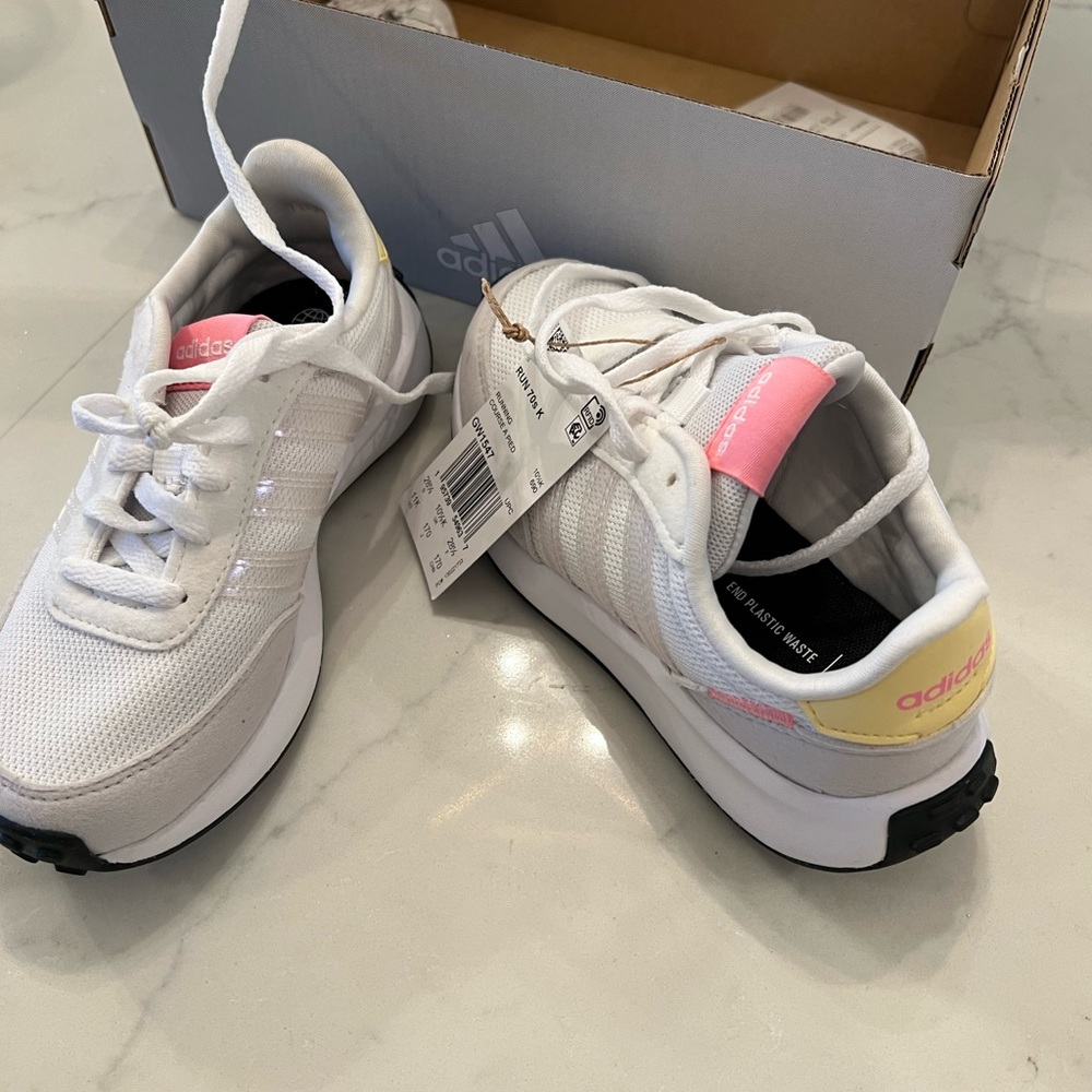 Size 11 Girls Adidas Tennis Shoez - NWT